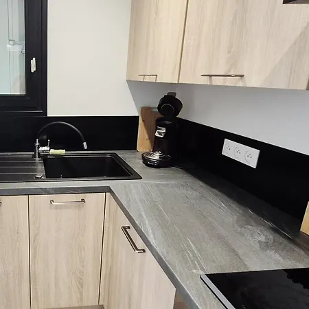 7 Mn Mer, Refait Neuf, Cosy, Parking, Piscine Appartement *